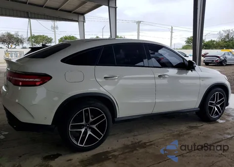 2019 Mercedes-Benz Gle Coupe 43 Amg z USA, uszkodzony, nr VIN 4JGED6EB6KA137329